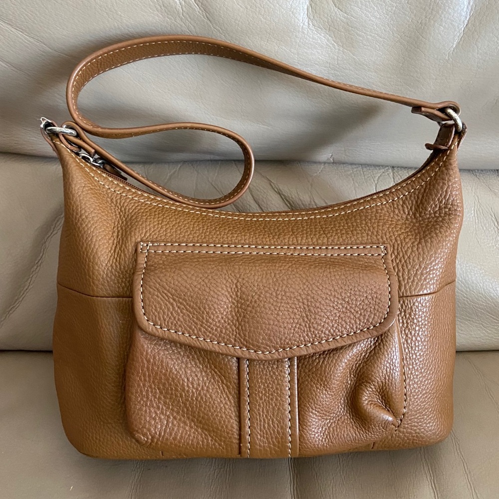 Authentic fossil Purse!!